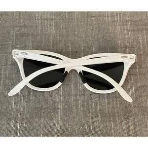 Oakley | Accessories | Oakley Hold Out 09357 Womens Jade  display picture 1